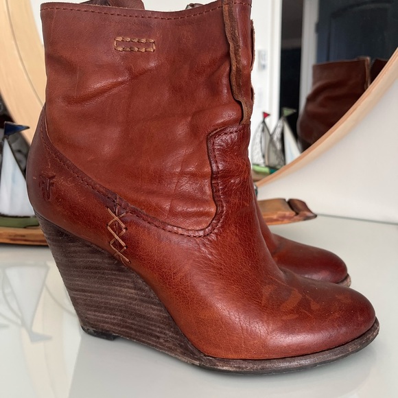 Frye wedge ankle boot - Picture 2 of 4